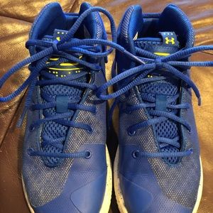 Under Armor boys sneakers size 2 Y